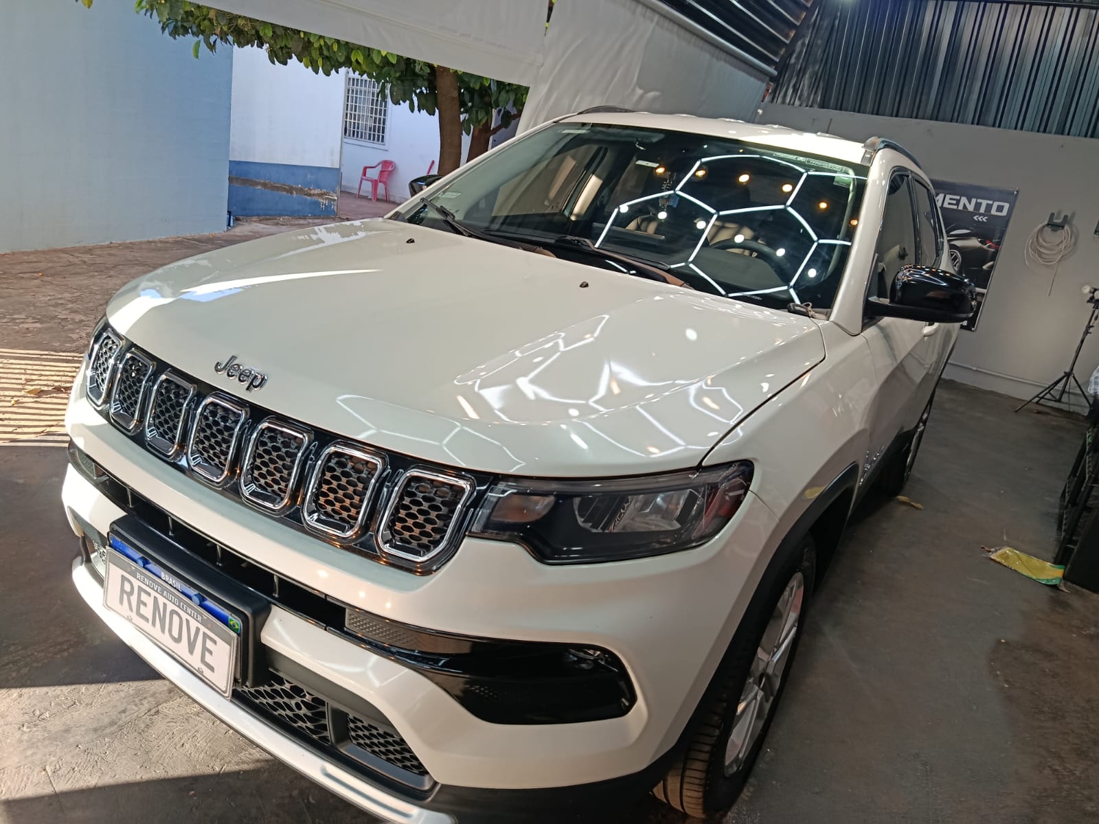 Jeep Compass branco após vitrificação de pintura